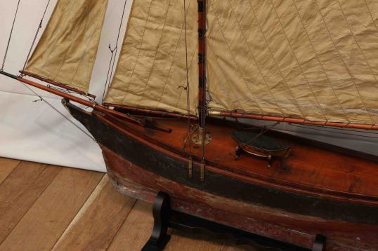 维多利亚时代池塘帆船