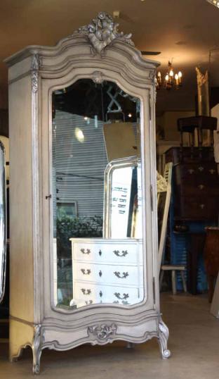 Single Door Armoire