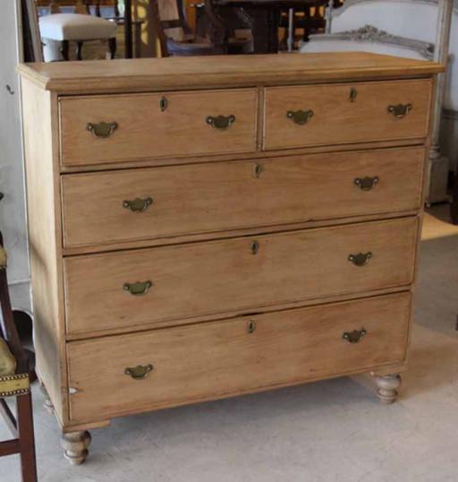 Pine Chest of Drawers