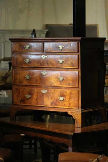 Walnut Chest of drawers