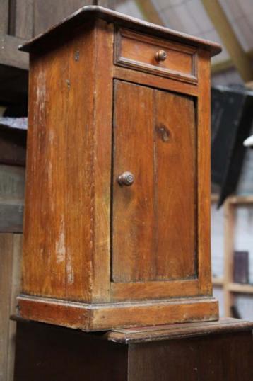 Cherrywood Bedside Cabinet