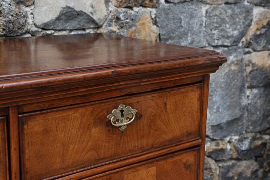 A fine Walnut Chest of drawers