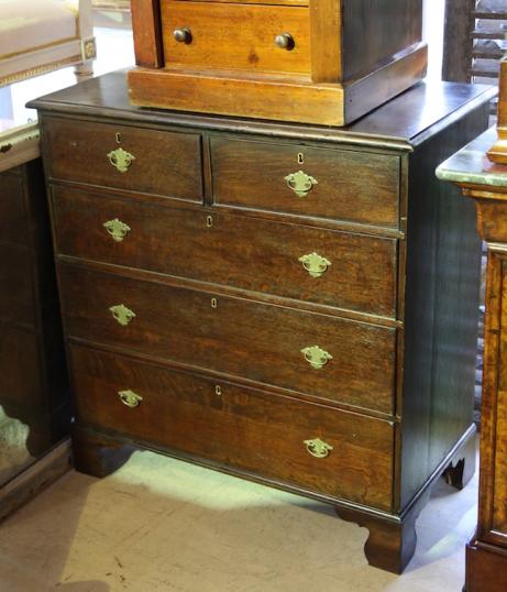 Georgian Chest of Drawers