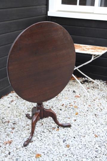 English Wine Table with Gun Barrel Stem