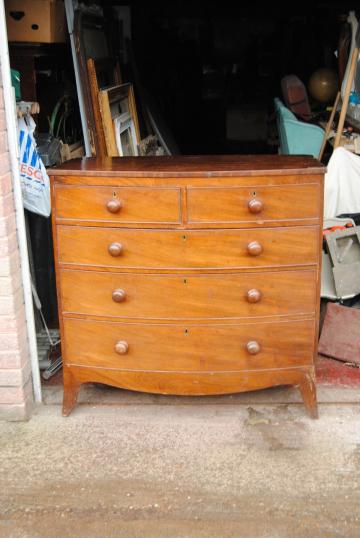 English Bow Fronted Mahogany Chest of Drawers