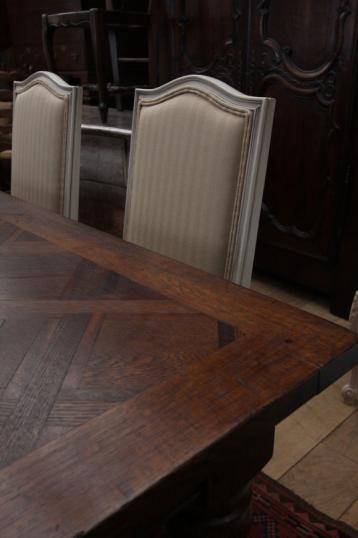 路易十四时期风格的餐桌椅