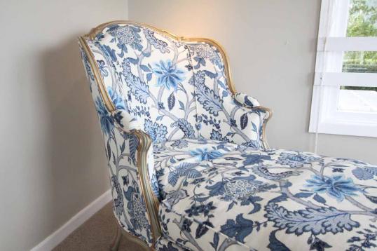 French Louis XV Painted Chaise