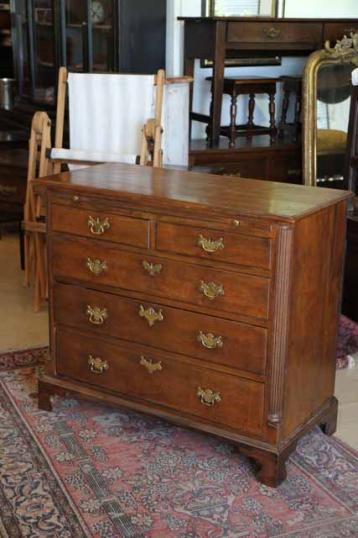 Georgian Chest of Drawers