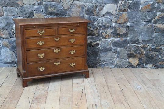 Georgian Chest of Drawers