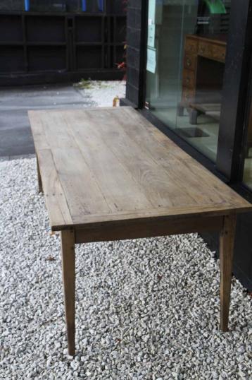 Late 18th Century French Pale Chestnut Dining Table