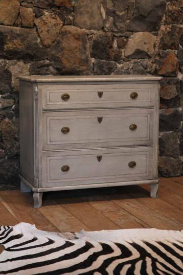 Swedish Painted Chest of Drawers/Commode