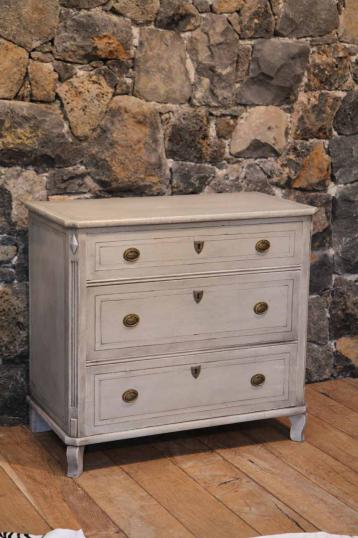 Swedish Painted Chest of Drawers/Commode