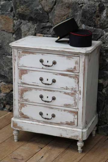 French Painted Chest of Drawers/Commode