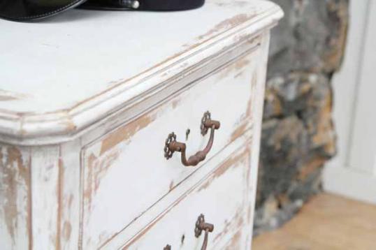 French Painted Chest of Drawers/Commode