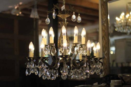 Chandelier with Twenty Lights and Crystals in the Stem