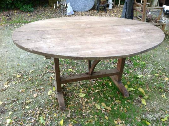 Large Burgundian Wine Table