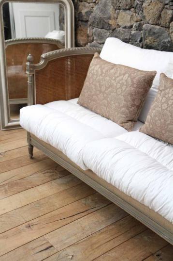 French Louis XVI Daybed or Couch