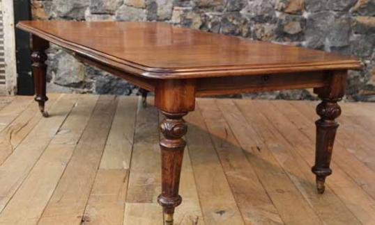 English Victorian Mahogany Dining Table with Extension Leaves