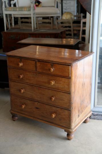 Georgian Chest of Drawers