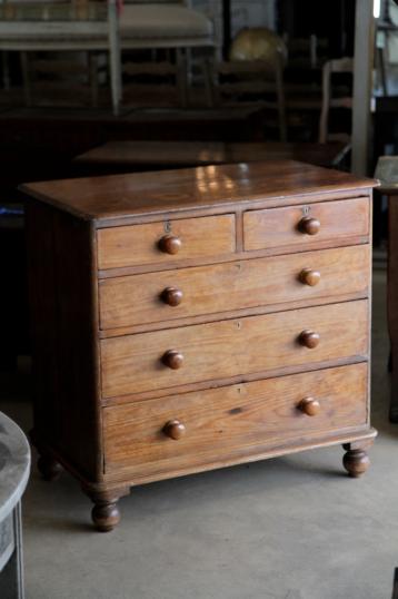 Georgian Chest of Drawers