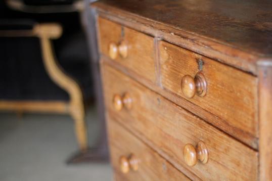 Georgian Chest of Drawers