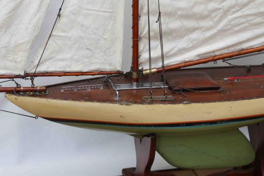 1950's Racing Gaff Rigged Pond Yacht
