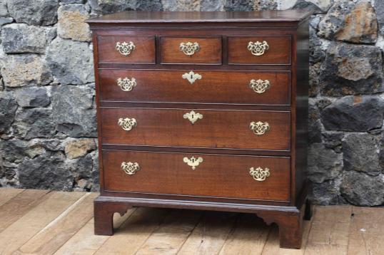 Goergian Chest of Drawers