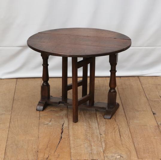 English Drop Leaf Table in Oak