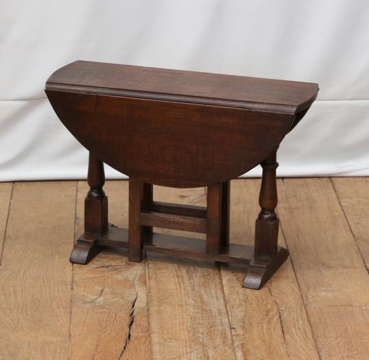 English Drop Leaf Table in Oak