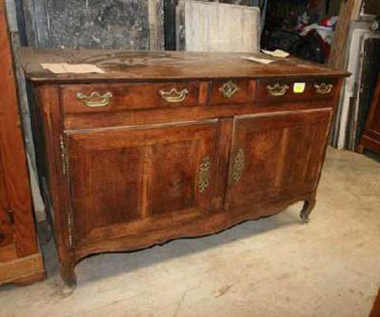 Louis XIV dresser