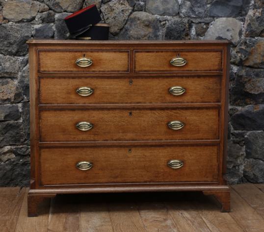 Georgian Chest of Drawers