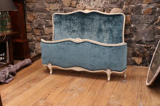 Demi Corbeille Bed