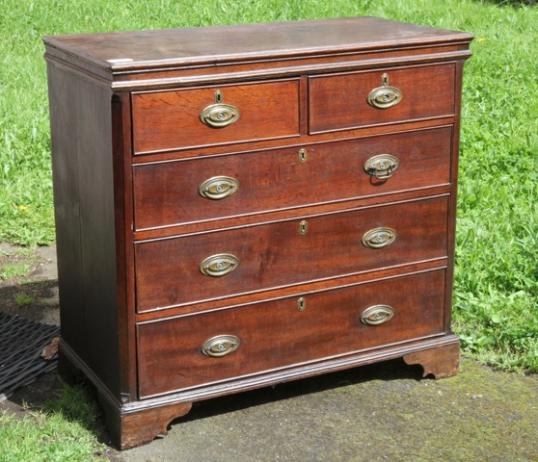 Georgian Chest of Drawers