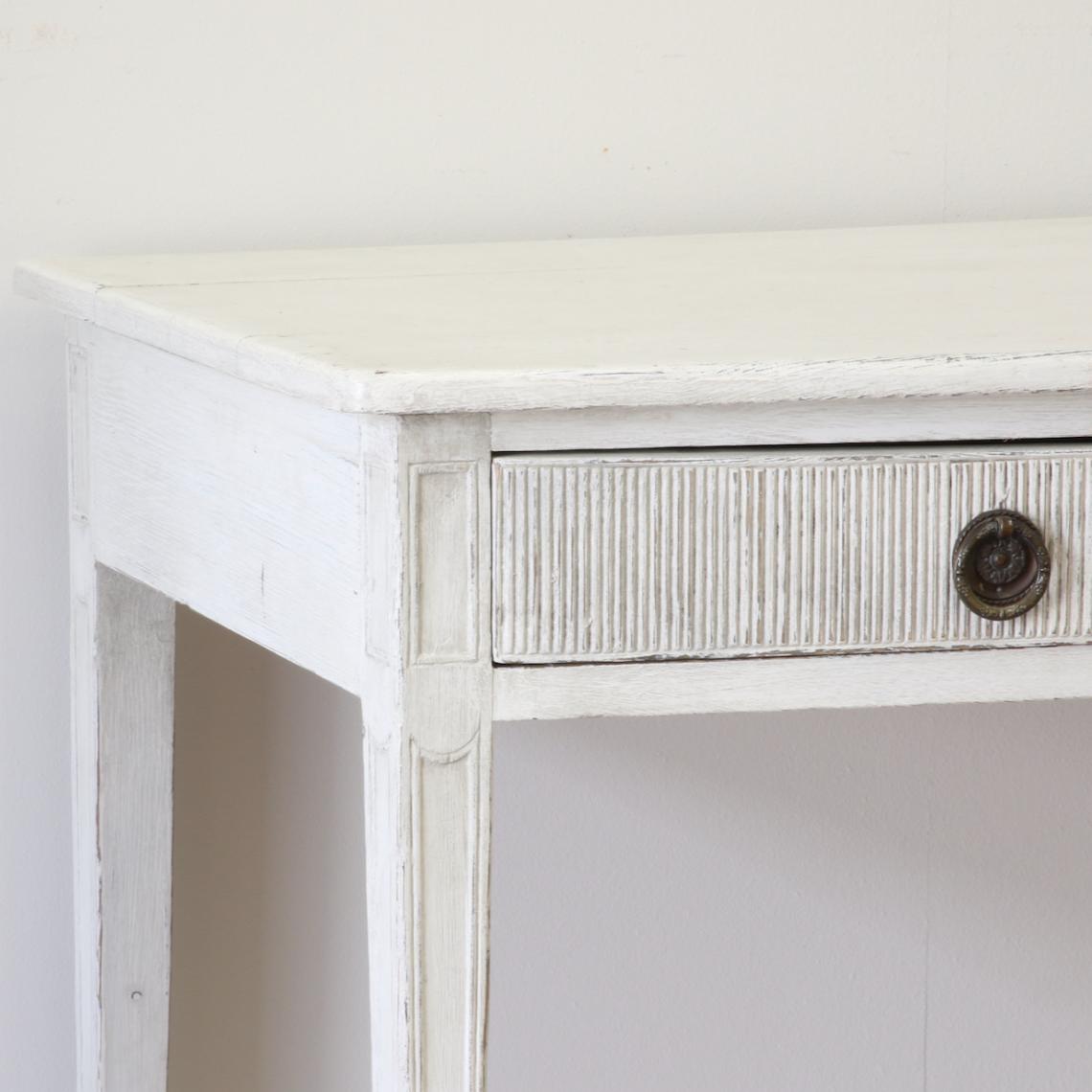 Bow fronted Gustavian side table