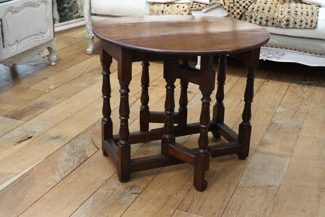 Medium sized Gateleg Table