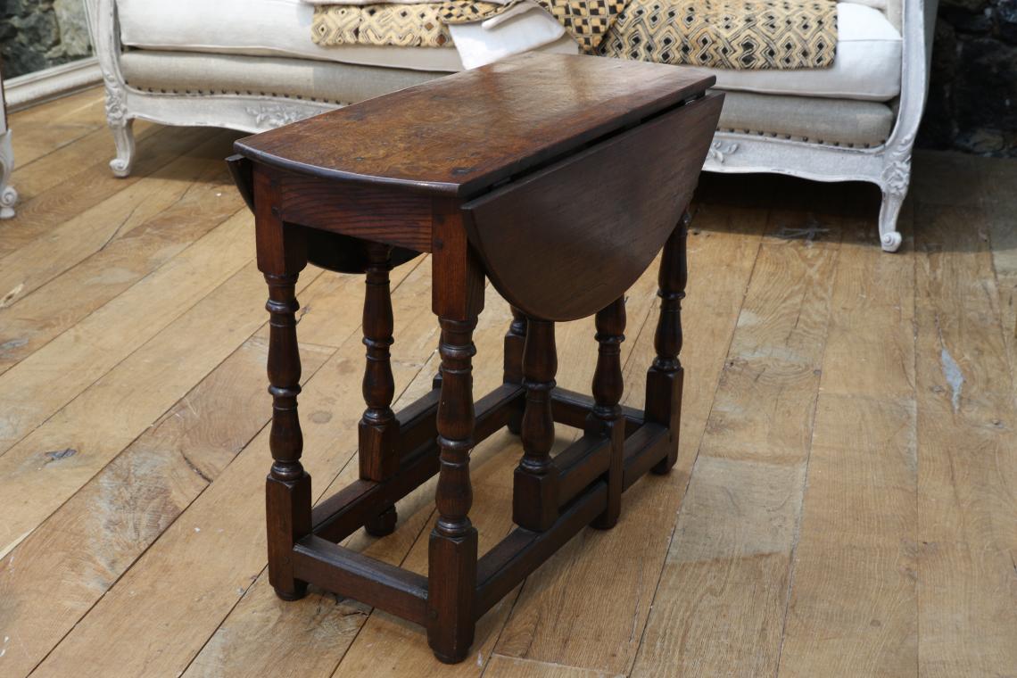 Medium sized Gateleg Table