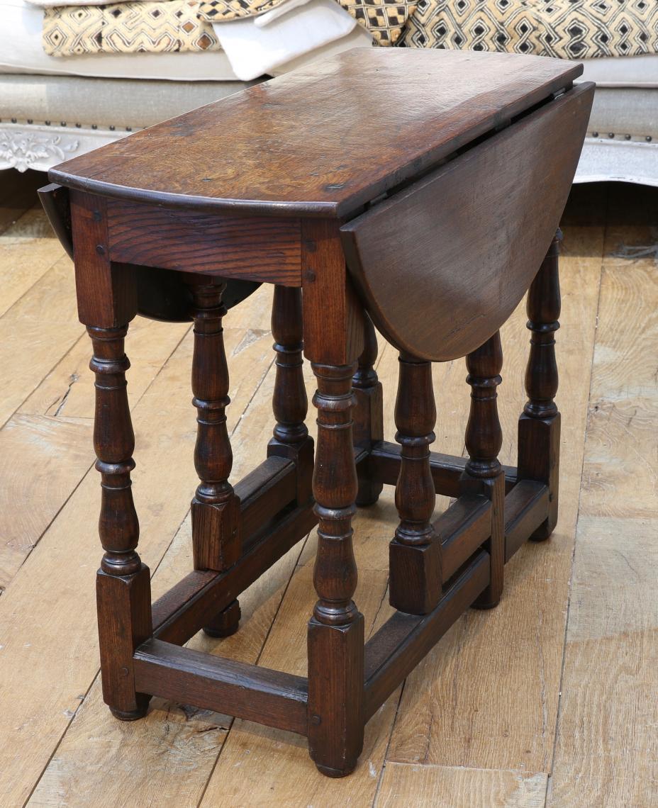 Medium sized Gateleg Table