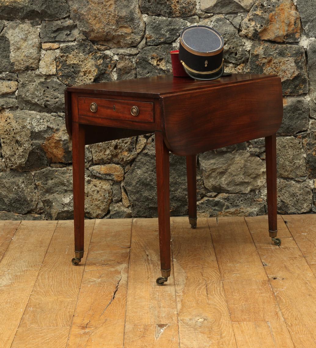 A Georgian Pembroke Table 