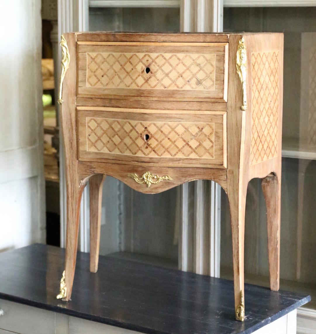 A Small Commode