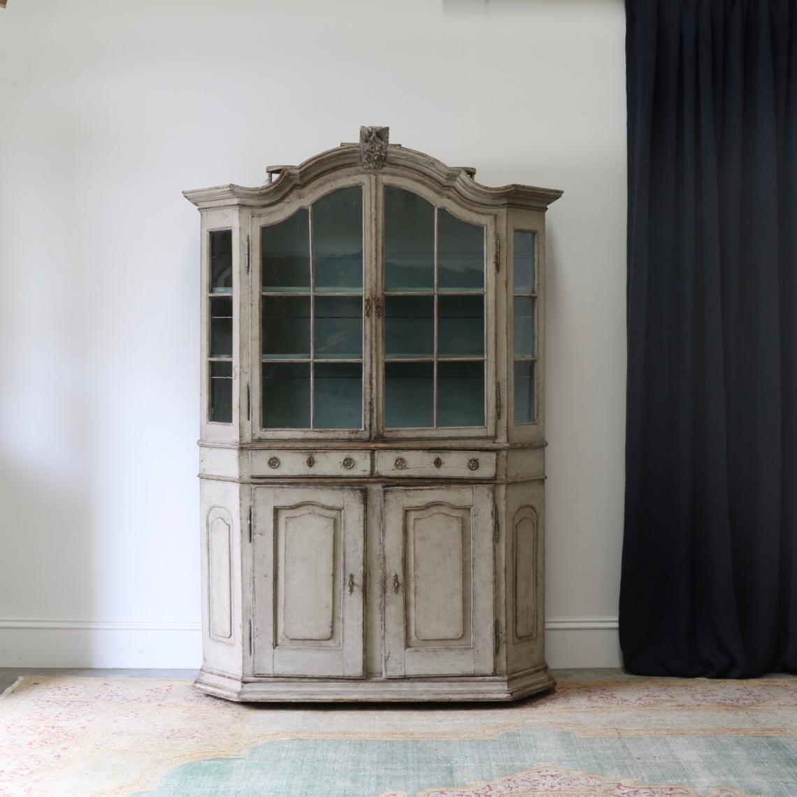 115-77 - 18th Century Gustavian Cupboard or Vitrine