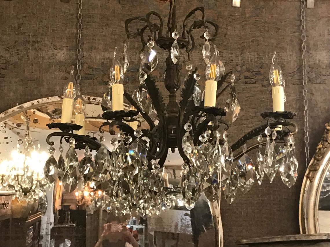 8 Light Chandelier