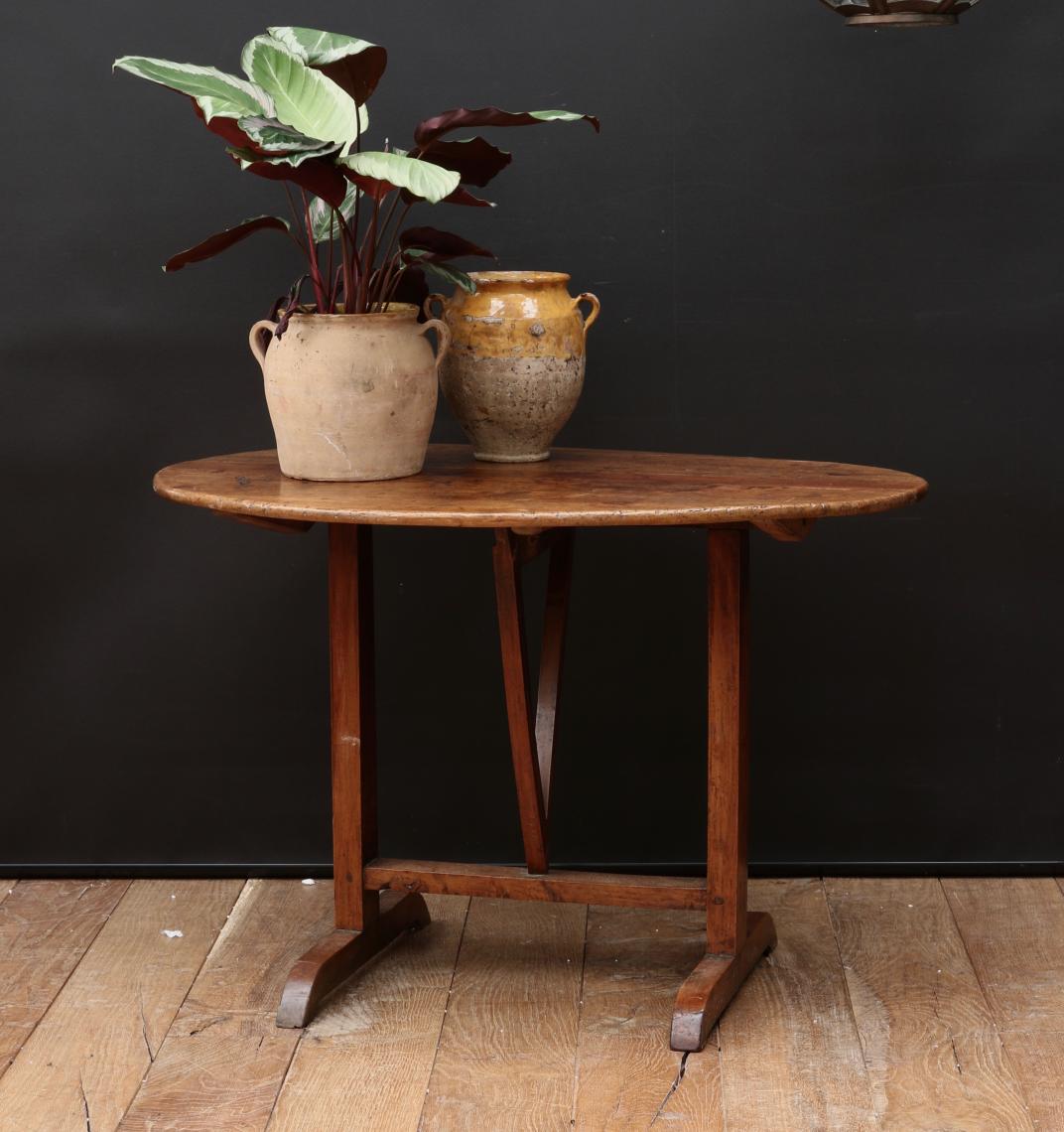 Oval Burgundian Wine Table