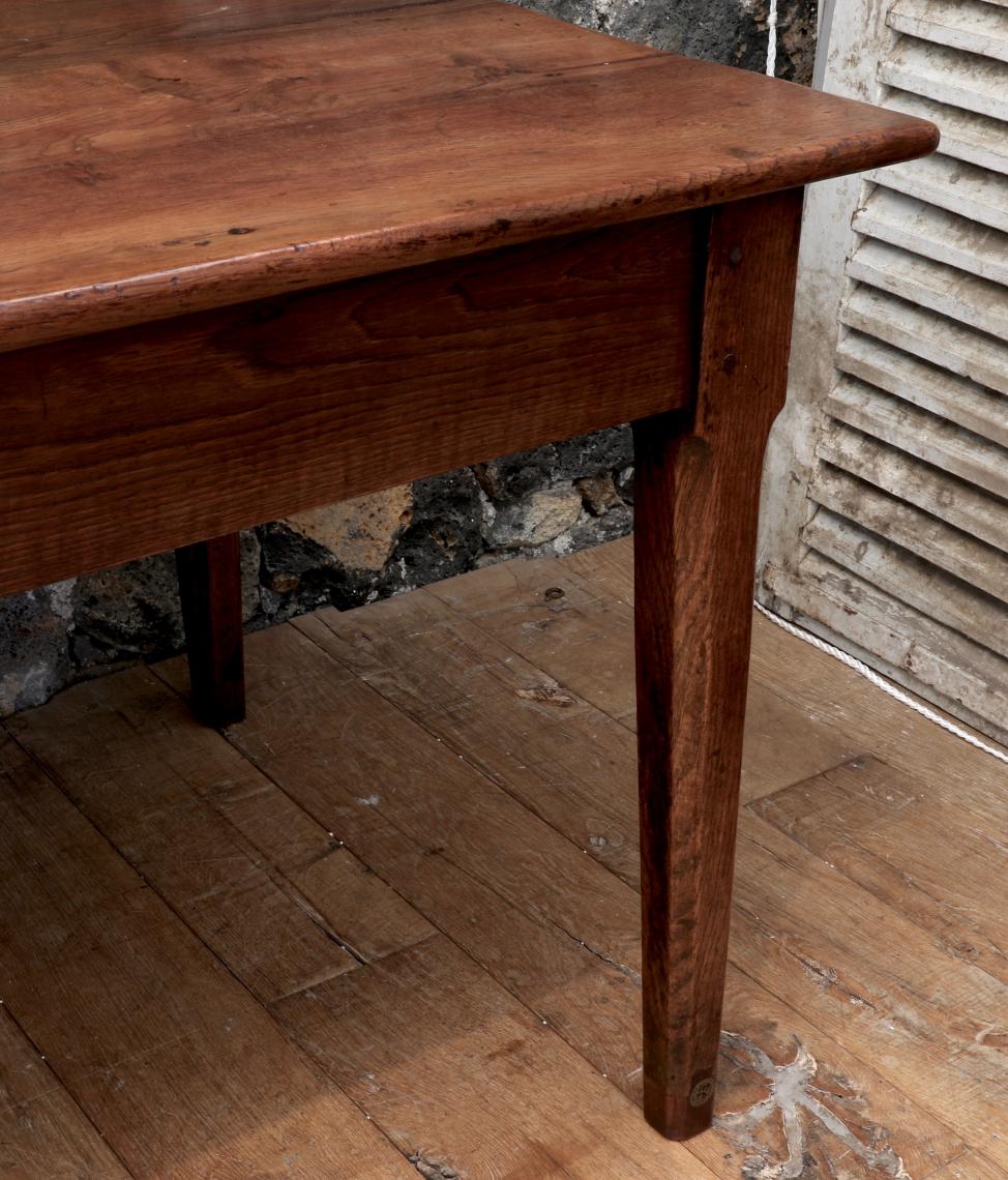 French-Cut Oak Provincial Dining Table 