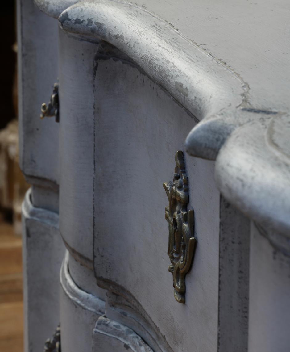 18th Century Grand Gustavian Commode 