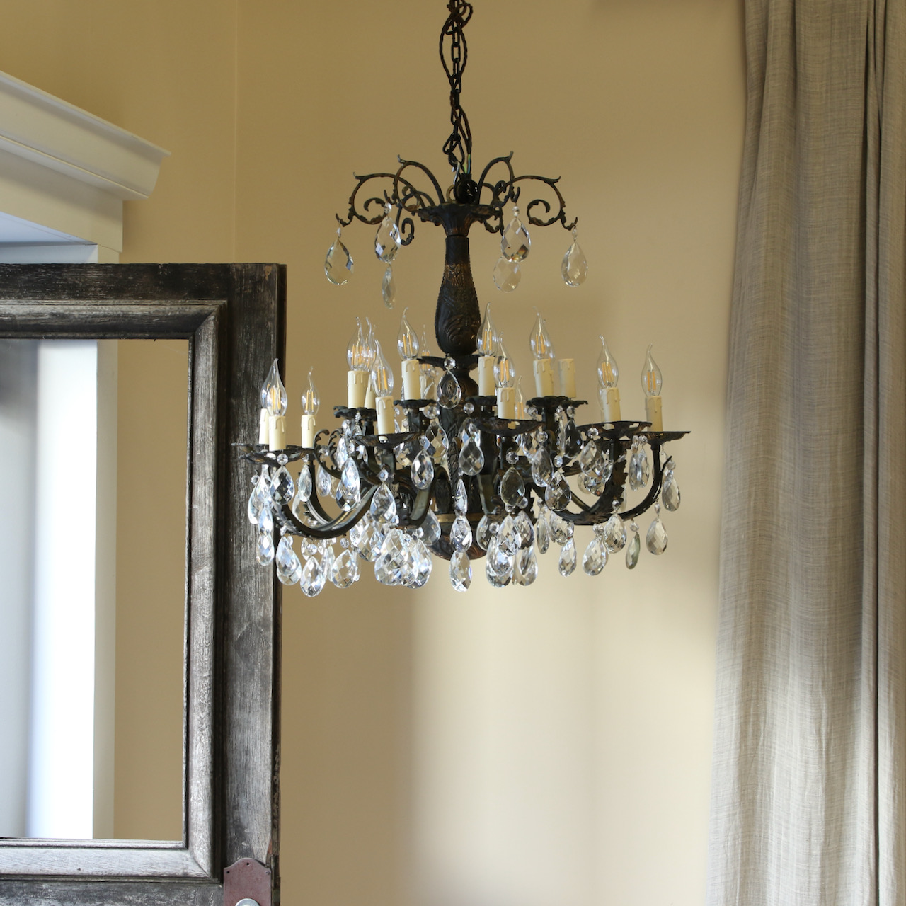 20 Light Chandelier