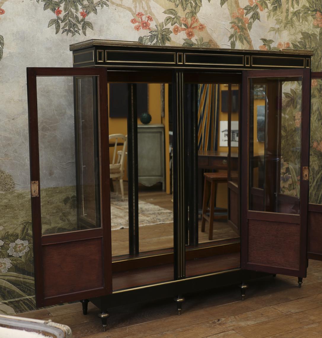 Directoire Glass Vitrine