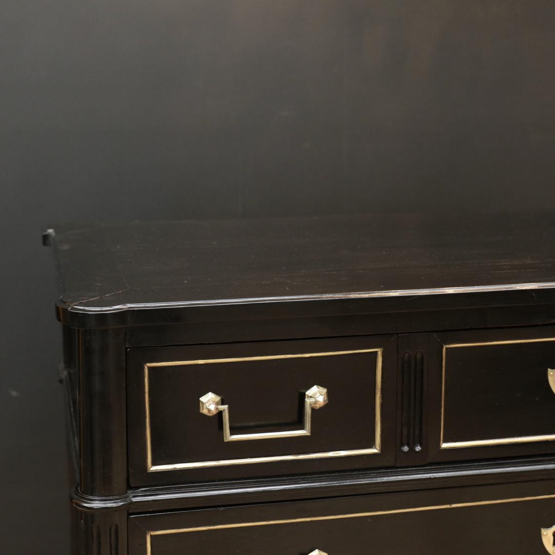 Black Lacquer Commode