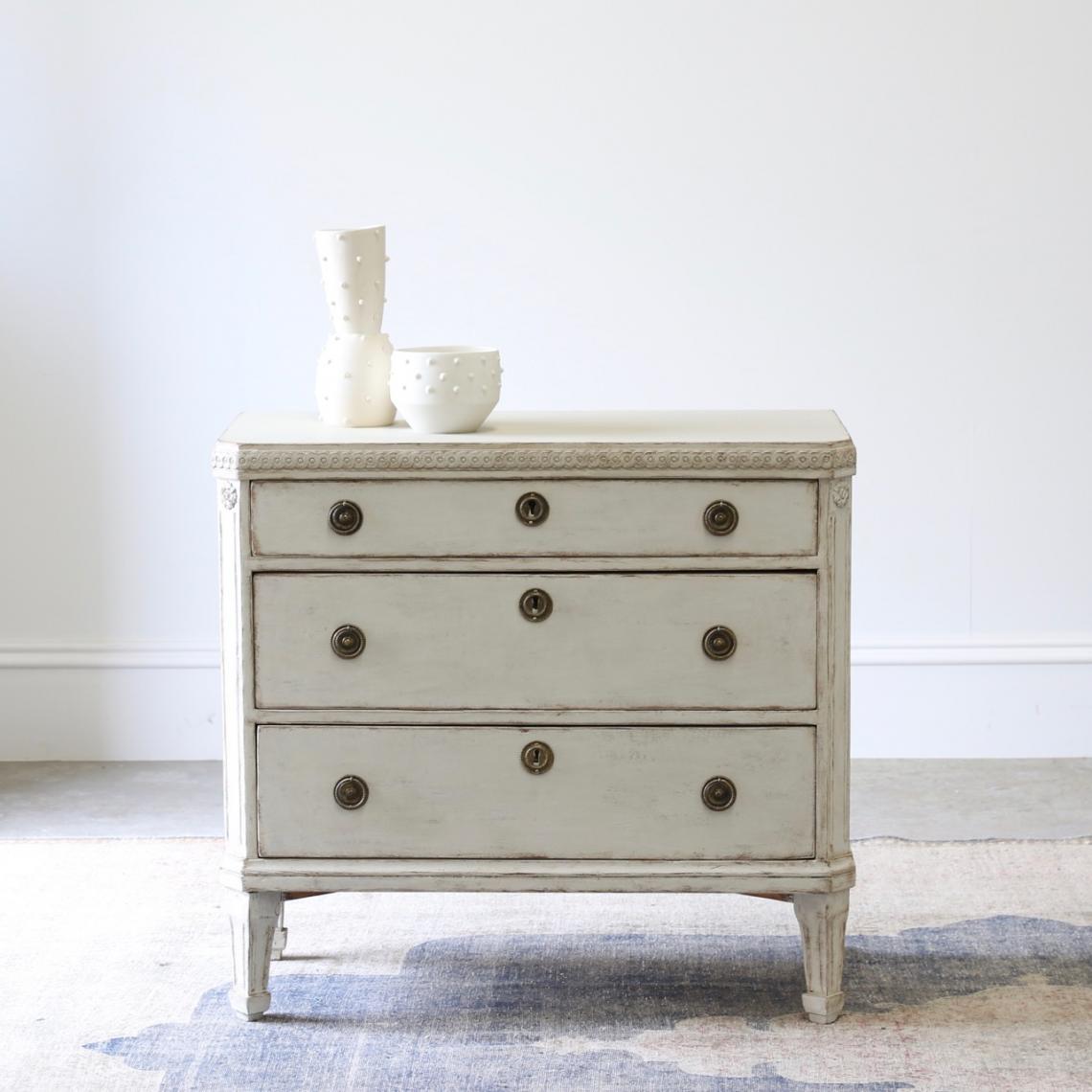 Swedish Commode / Cream