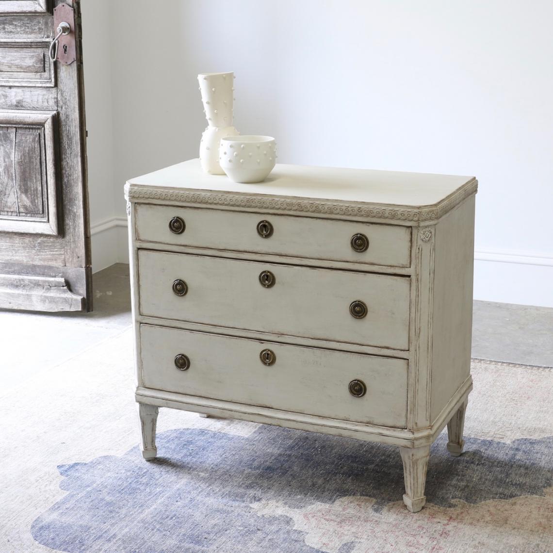 Swedish Commode / Cream