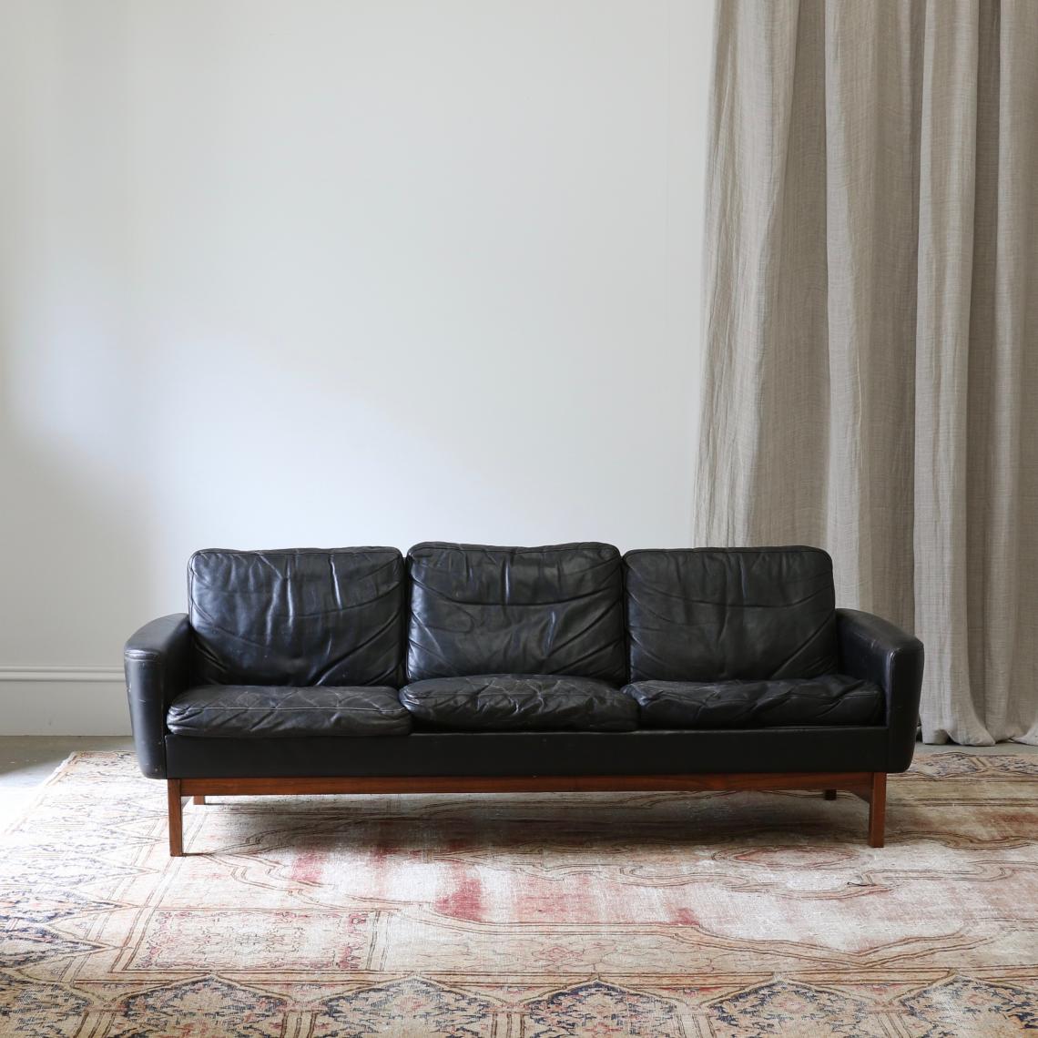 Black Leather Conch Sofa